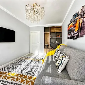  Апартаменты Sunny Two-room On Arbat